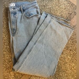 Abercrombie & Fitch jeans size 31/12. “The 90a relaxed high rise”.
